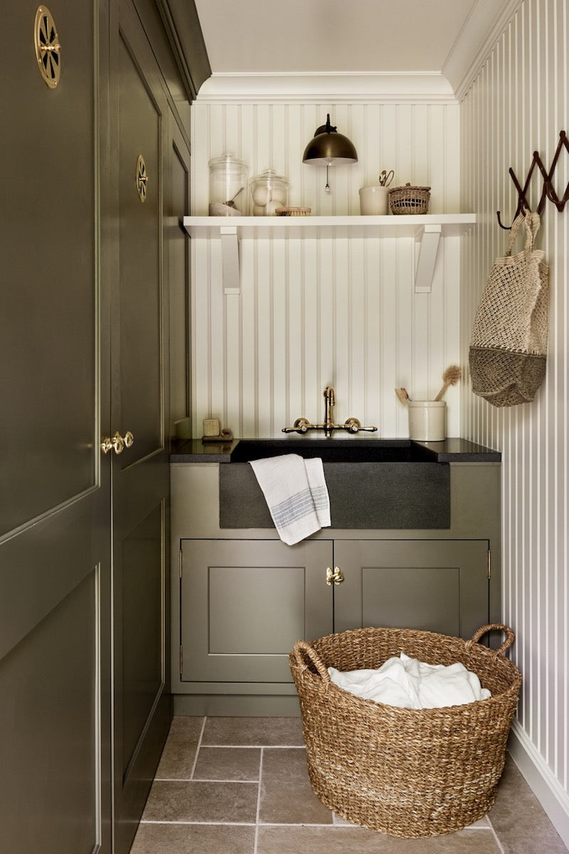 Colonial Style Laundry Room IsntSheLovely // Furnishing Design