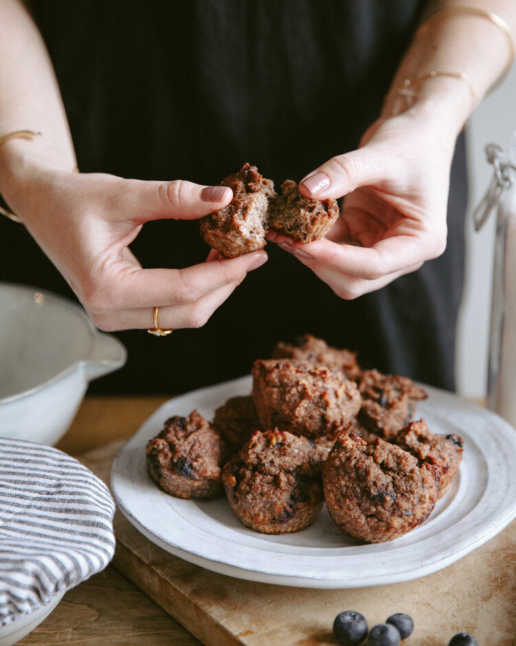 FIVE INGREDIENT BLUEBERRY MUFFINS