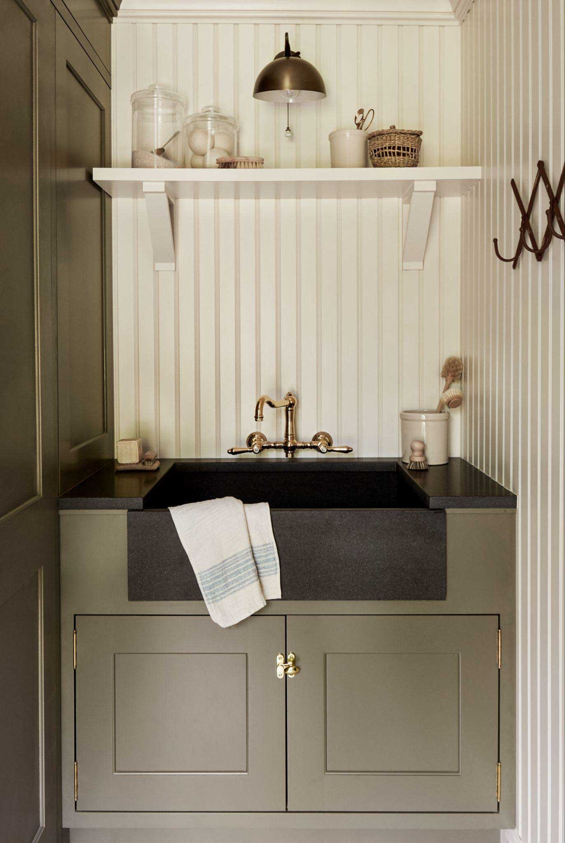 BEDFORD COLONIAL LAUNDRY ROOM
