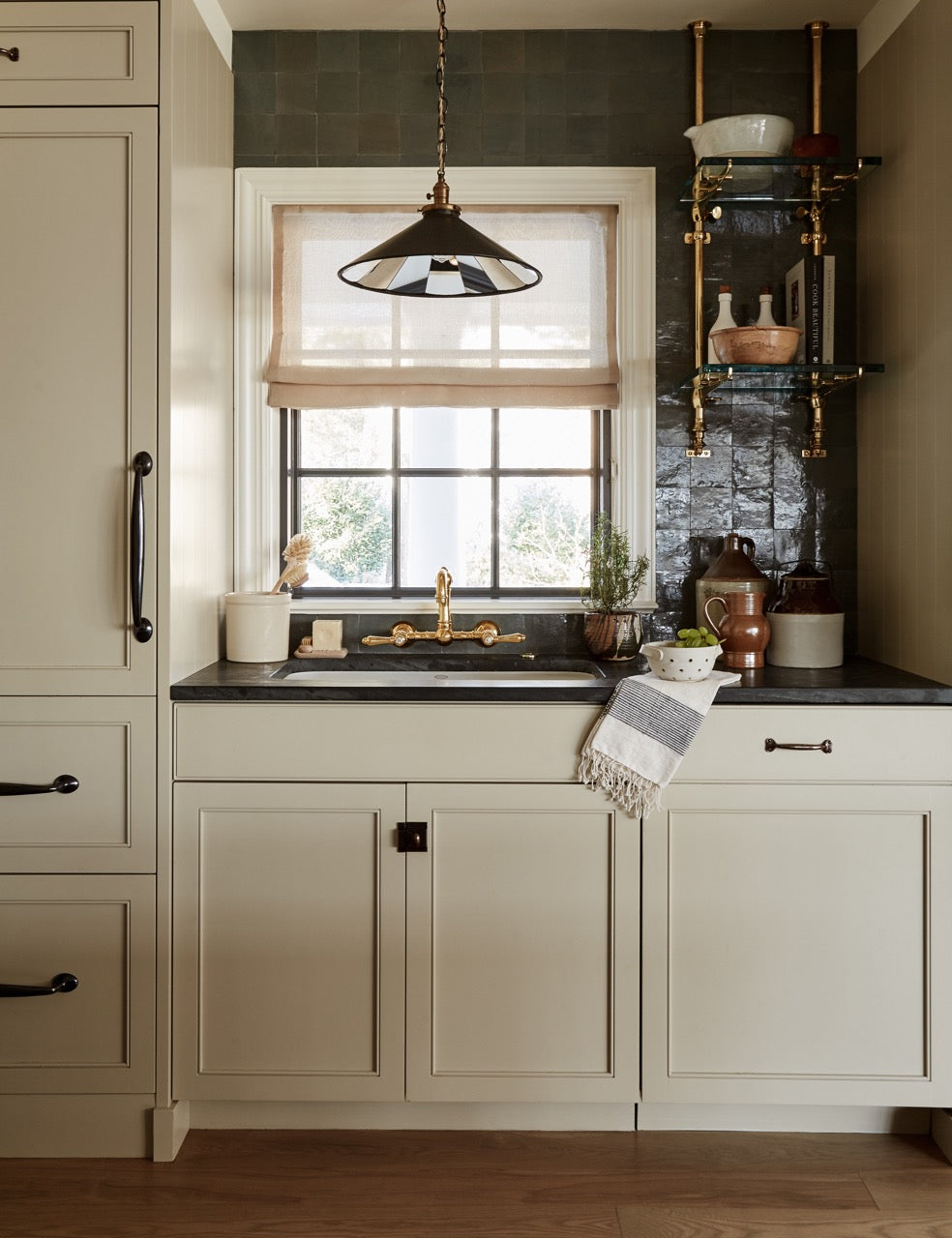 Ct Coting Kitchen A Country Kitchen in Connecticut: Shop the Edit – AyrBarns.com